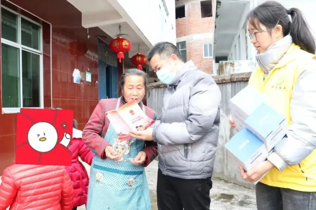 关爱儿童，温暖过冬——石城县民政局、和仁社工春节前夕开展儿童关爱活动