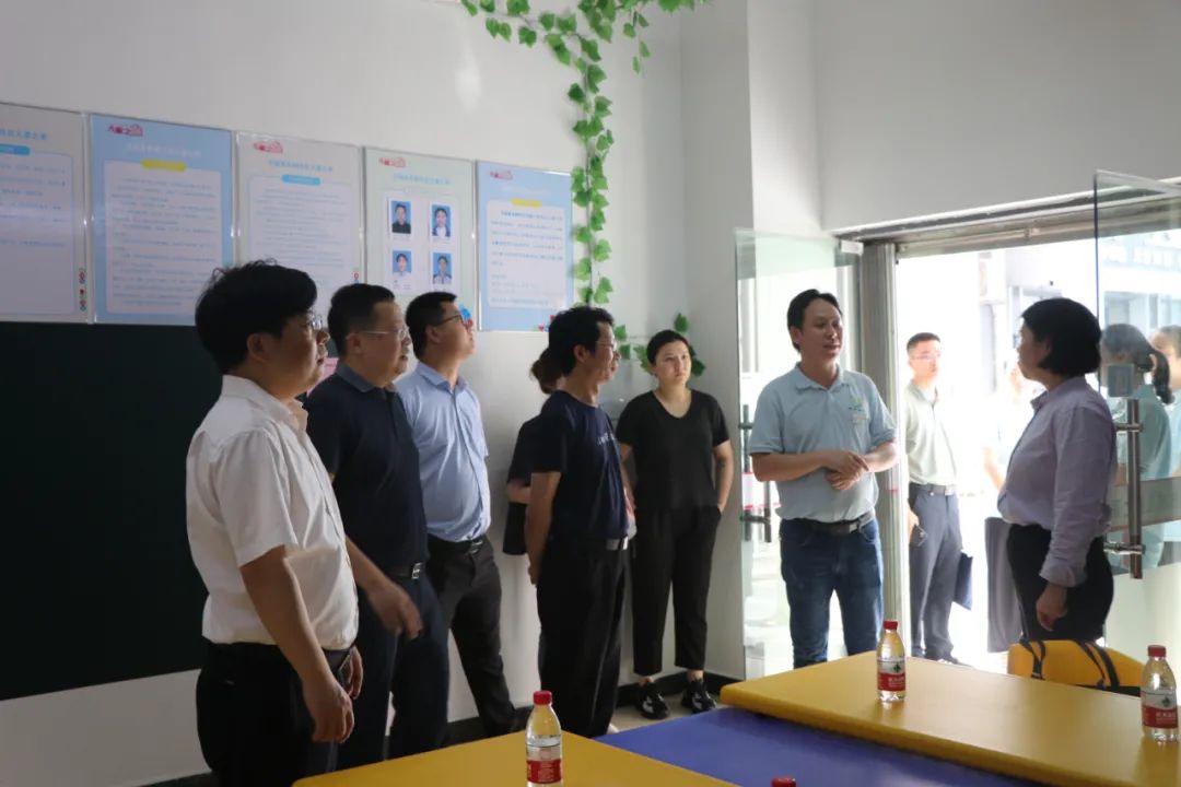 中国扶贫基金会“活水计划”调研组莅临和仁社工考察调研