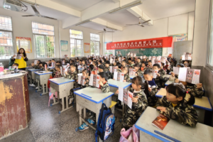 世界儿童日｜“远离烫烫小怪兽”儿童课堂开课在石城县第五小学开展