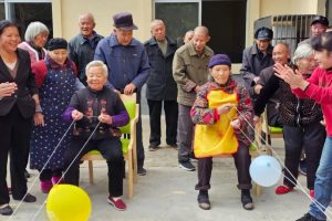 【民政服务站动态】小松镇：九九重阳节·情暖老人心
