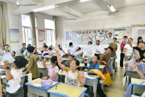 东城儿童服务站|138 架纸飞机起飞，载走藏在心里的小情绪