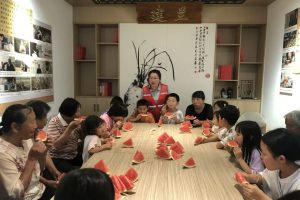 【民政服务站动态】一叶清香寄深情 老少同乐在木兰